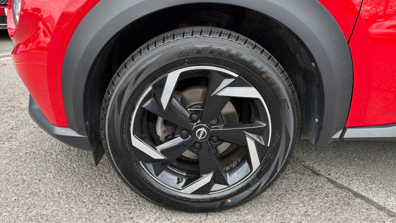 Nissan Juke 1.0 DiG-T 114 N-Connecta 5dr Petrol Hatchback